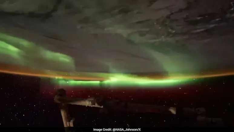 NASA نے خلائی اسٹیشن سے حاصل کی گئی شاندار سبز اورورا کی تصویر شیئر کی۔