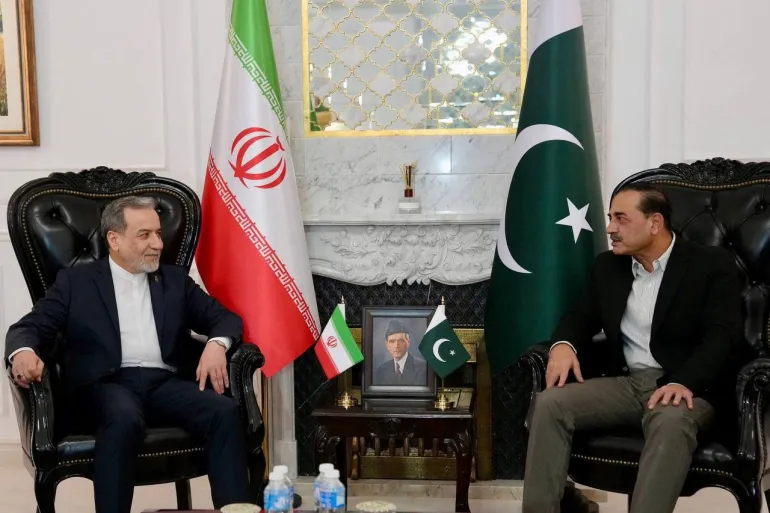 ایران جوہری مذاکرات کے بغیر ہرمز معاہدے کی پیشکش کرتا ہے، کیونکہ وہ وسیع تر خریداری کا خواہاں ہے۔